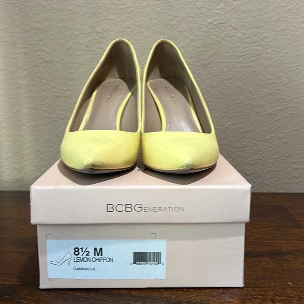 BCBGeneration Lemon Chiffon Pointed Toe Heel 8.5 - image 4