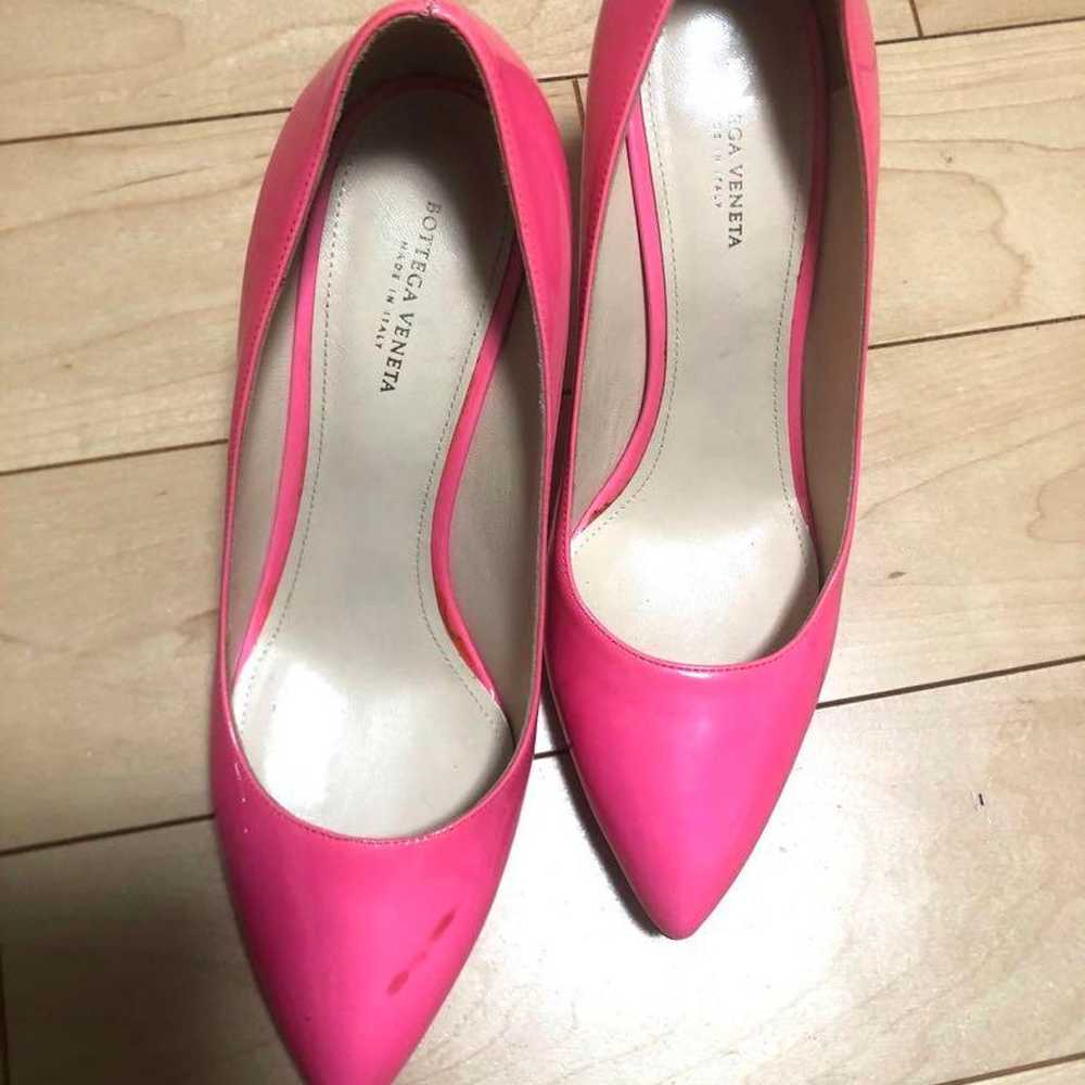 Bottega Veneta Pink Enamel Pumps size 37. - image 4