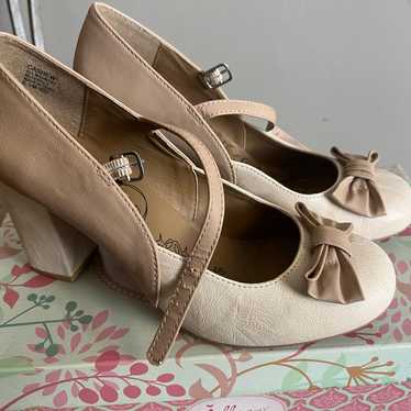 Jellypop two toned tan and beige shoes size 8.5 - image 1