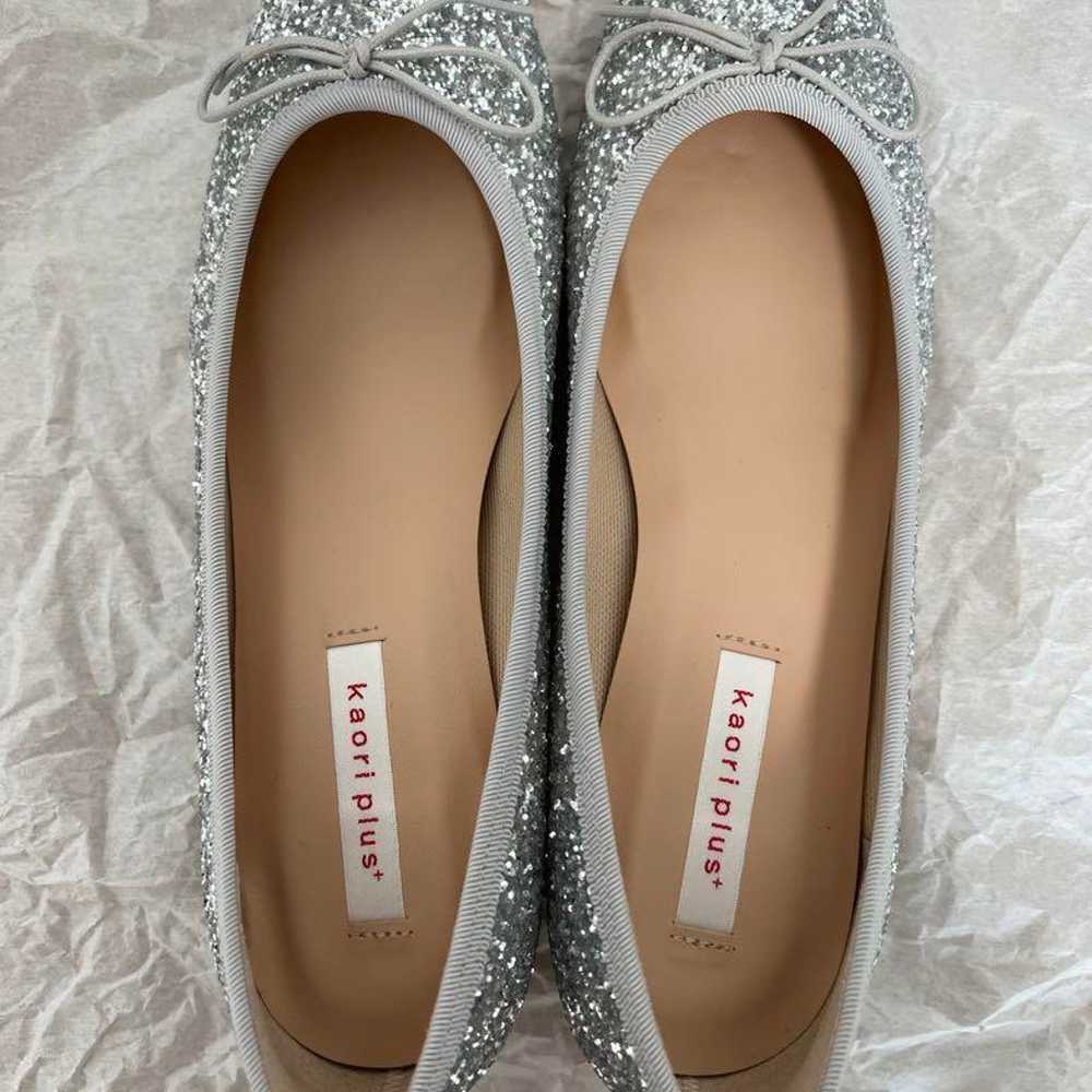 【Great Condition!】kaori plus Silver Glitter Pumps - image 3