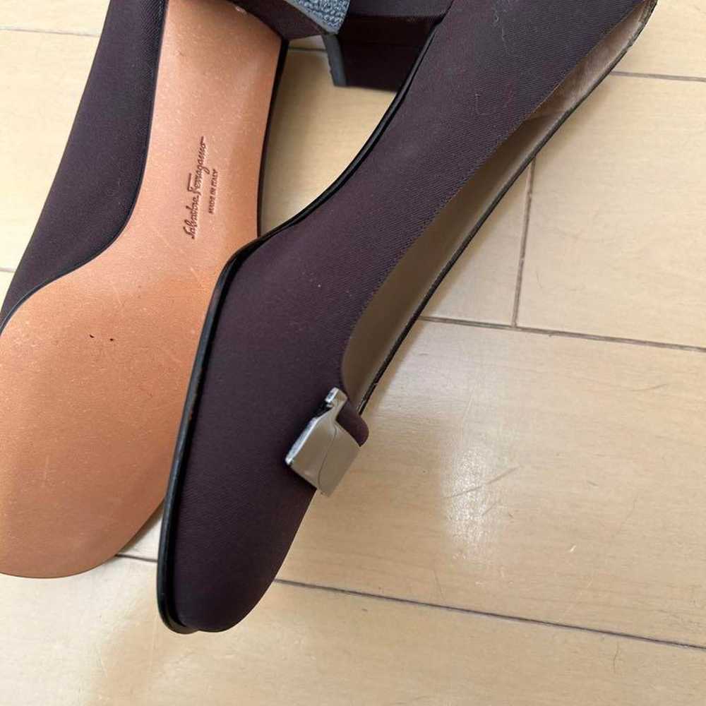 Ferragamo pumps, mid-heel, Fabric, logo plate. - image 3