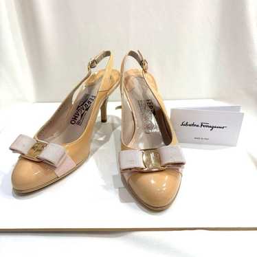 【Unused Class Price Reduction】Ferragamo Beige Pum… - image 1