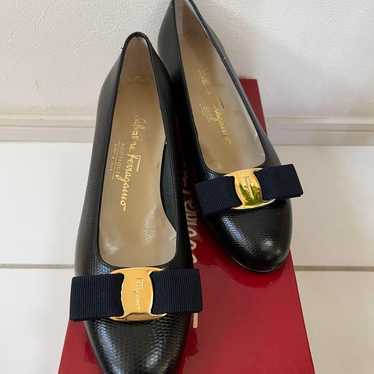 Salvatore Ferragamo pumps VARA