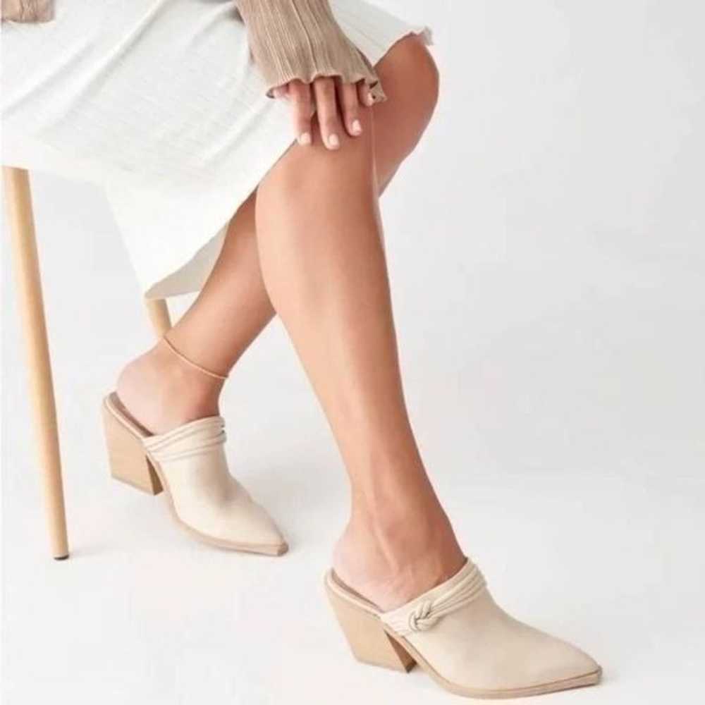 New dolce vita sita suede heel off white size 11 - image 1