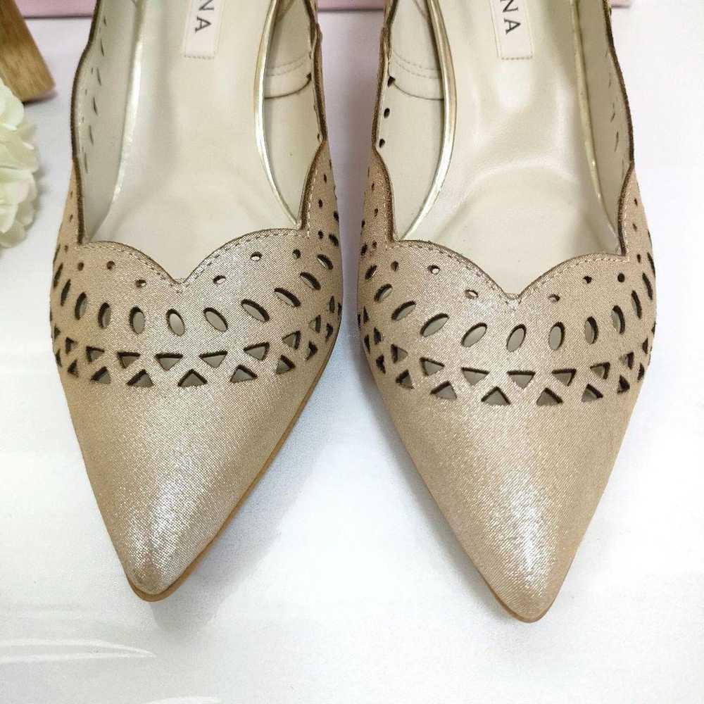 Excellent condition Diana pumps with flower cut d… - image 4