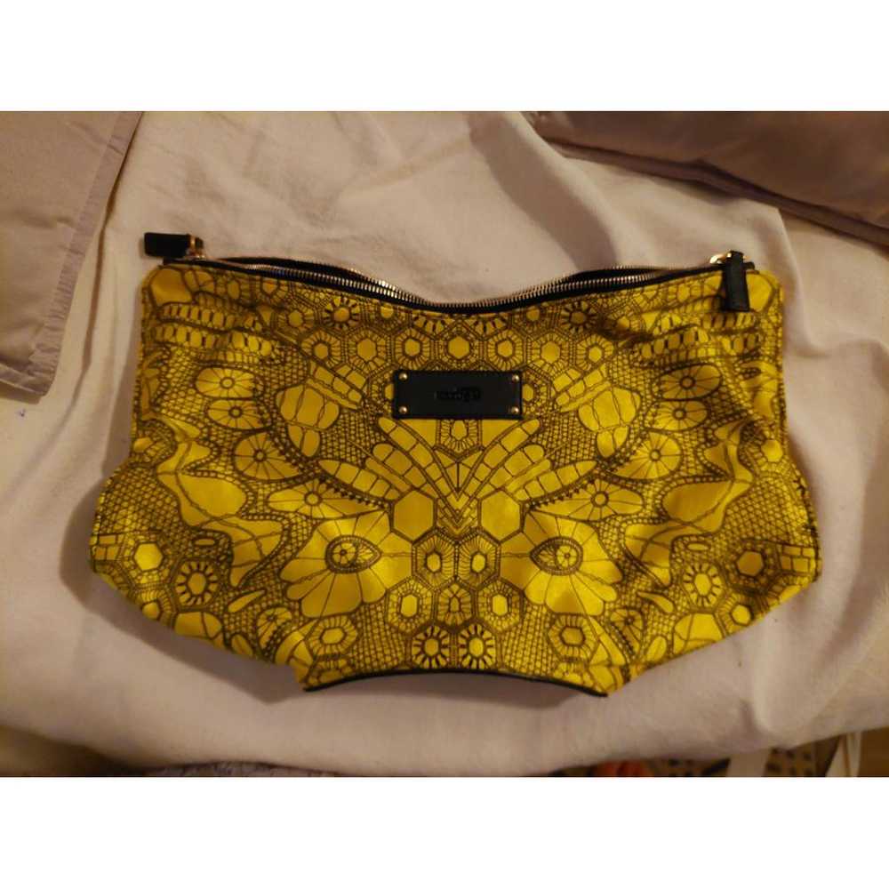 Alexander McQueen Manta silk clutch bag - image 6