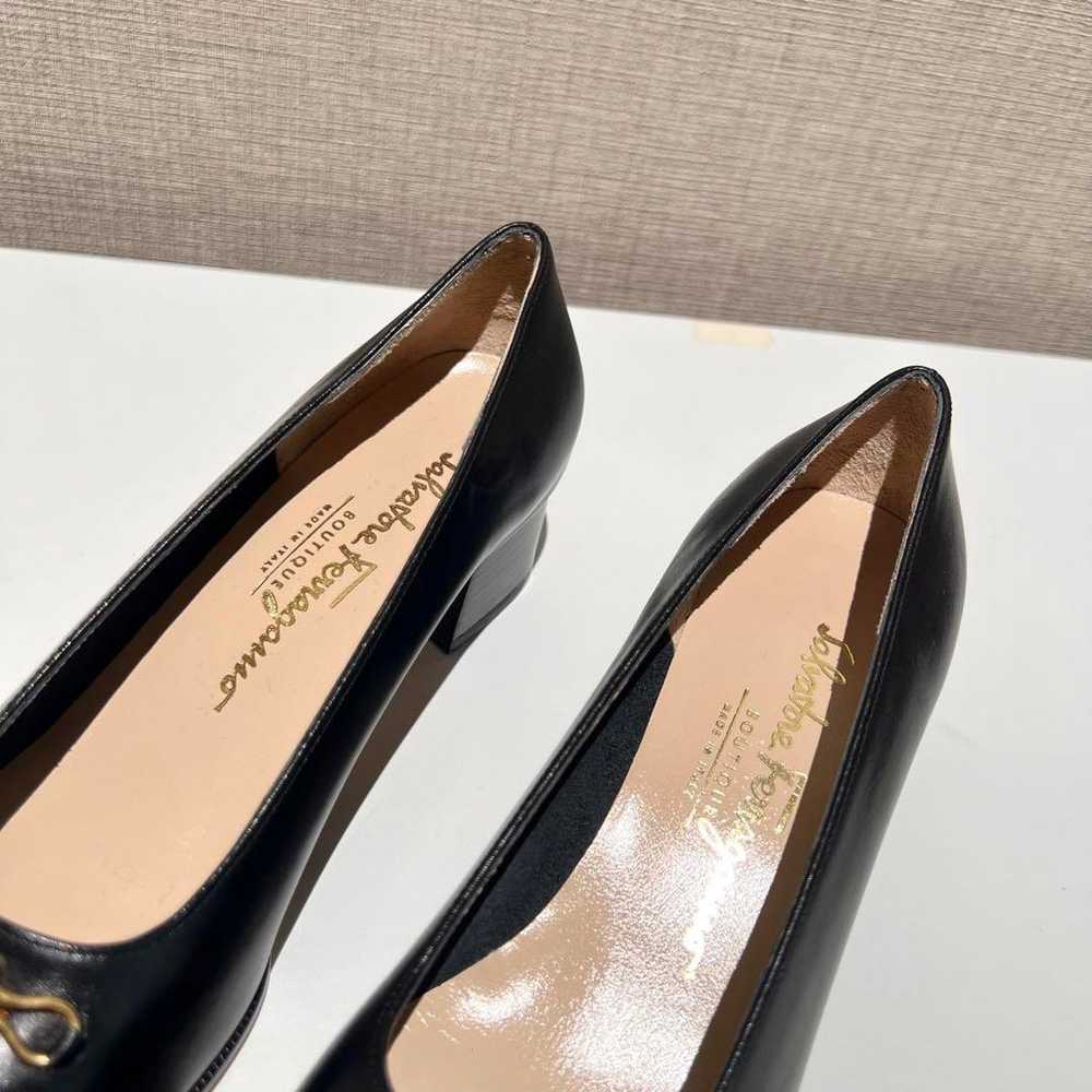 Salvatore Ferragamo Varina Gancini black pumps in… - image 7