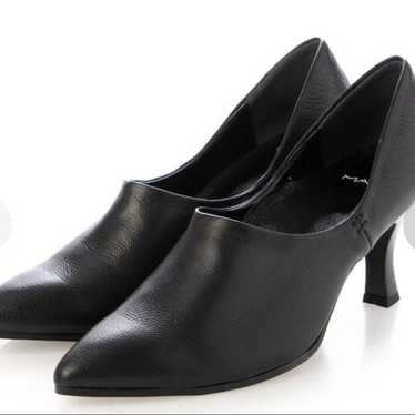 Brand new item: MANA pumps in black (BL), size 36… - image 1