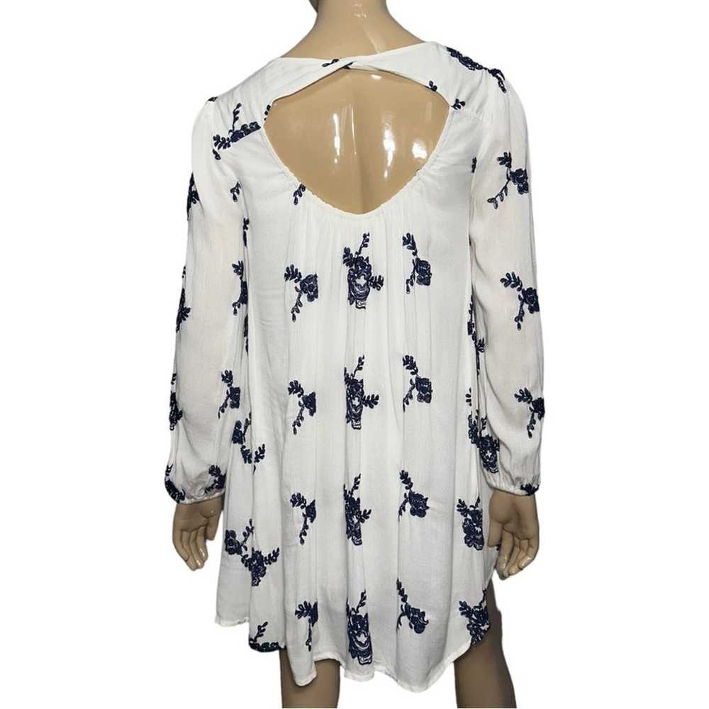 Free People Women’s Size S White Navy Blue Embroi… - image 5