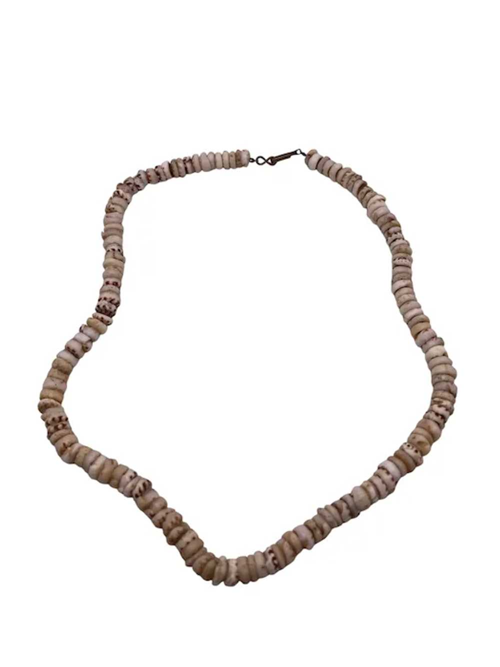 Vintage Puka Shell Bead Necklace - image 4