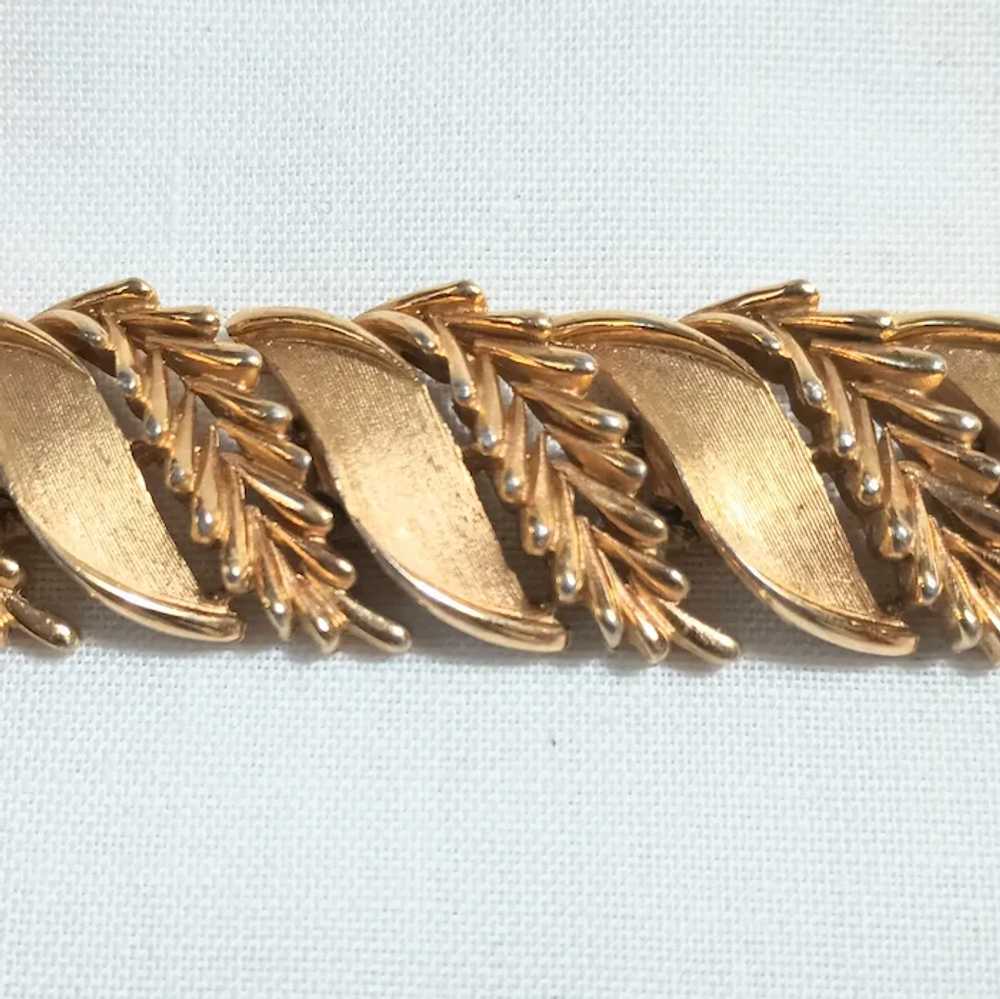 Trifari articulated gold tone bracelet feather le… - image 2