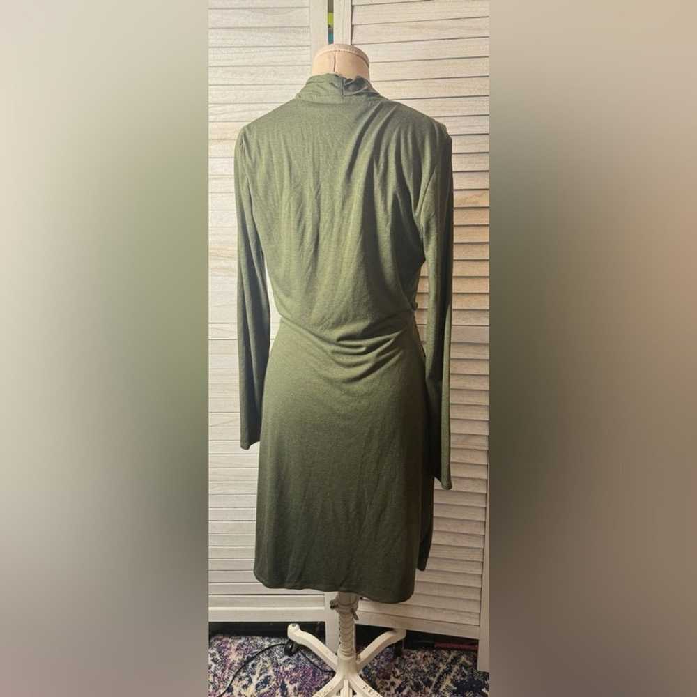 Ann Taylor Faux Wrap Dress. Great Condition. Size… - image 3