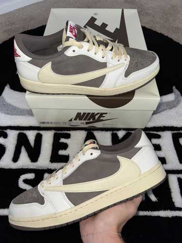 Nike × Travis Scott Jordan 1 Retro Travis Scott R… - image 1