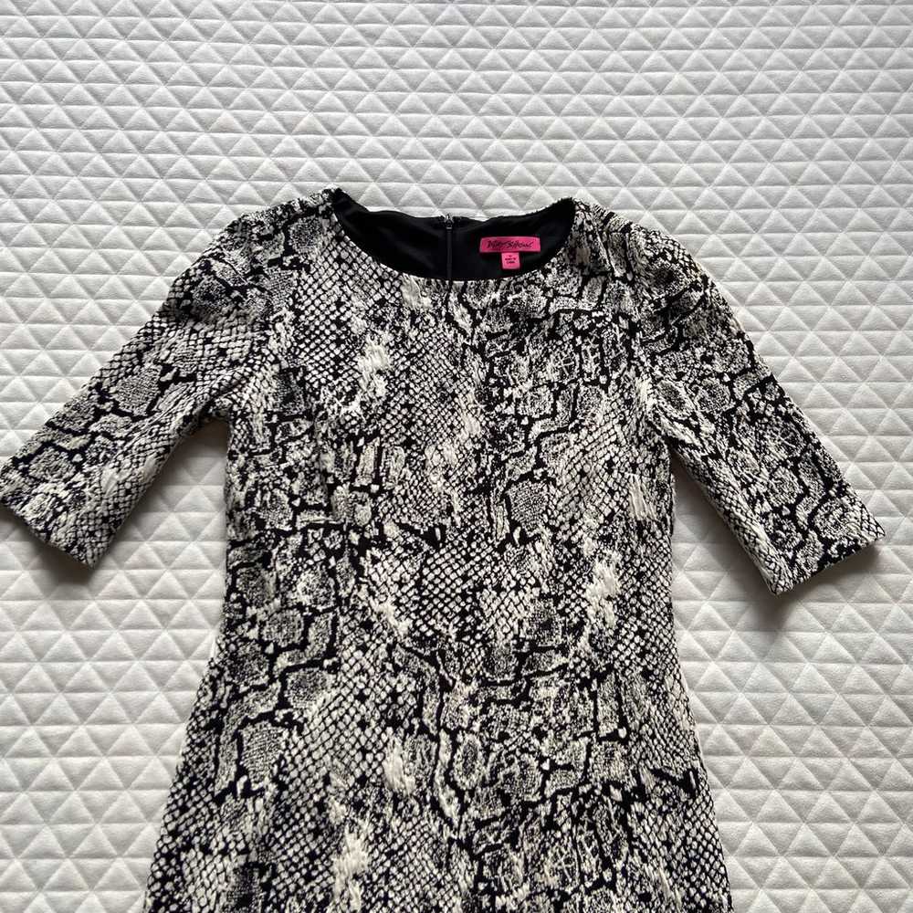 Betsey Johnson Dress Womens 10 Snakeskin Print Wh… - image 3