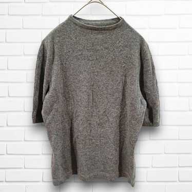 Short-sleeved knit, gray.