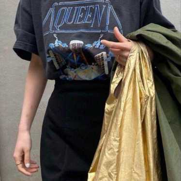 GOOD ROCK SPEED Queen T-shirt.