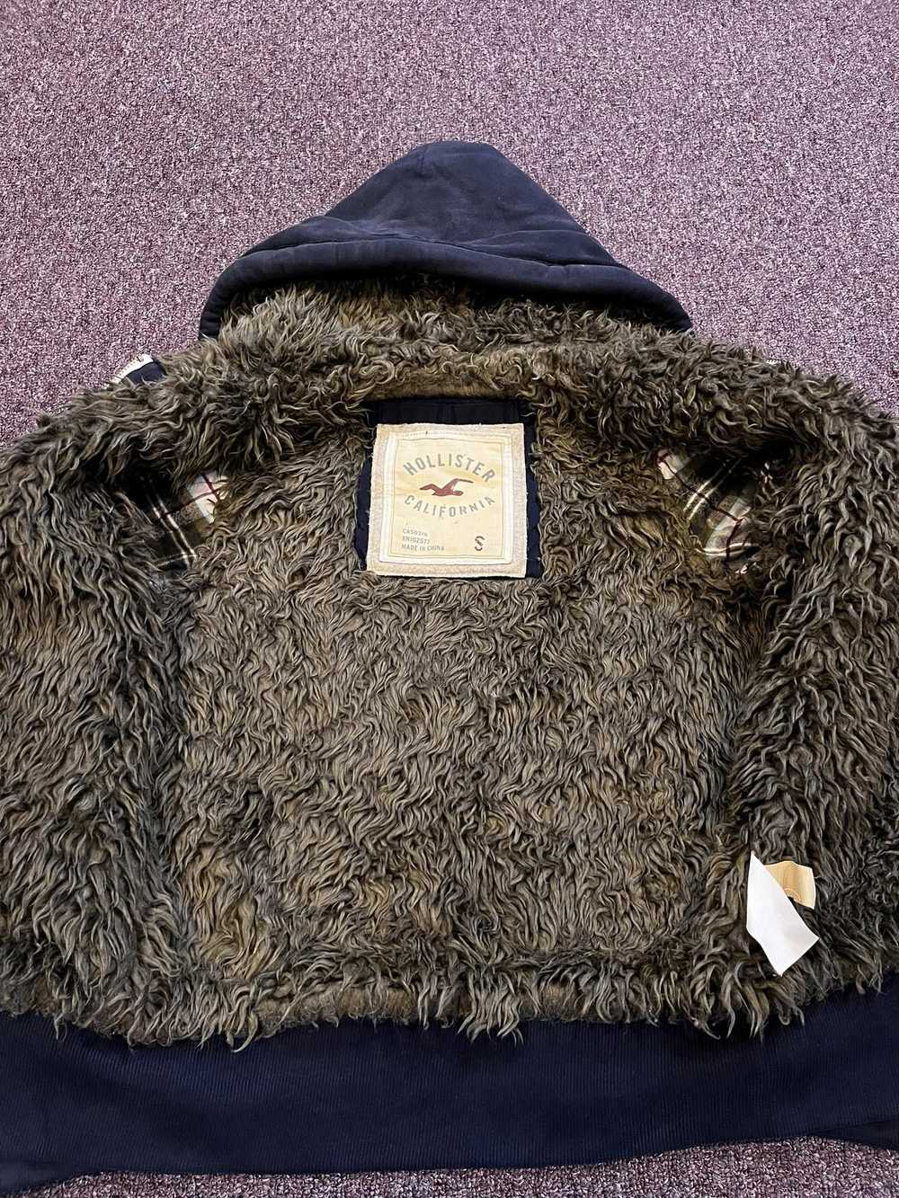 Designer Y2K Hollister Spellout Fur Lined Faded H… - image 4