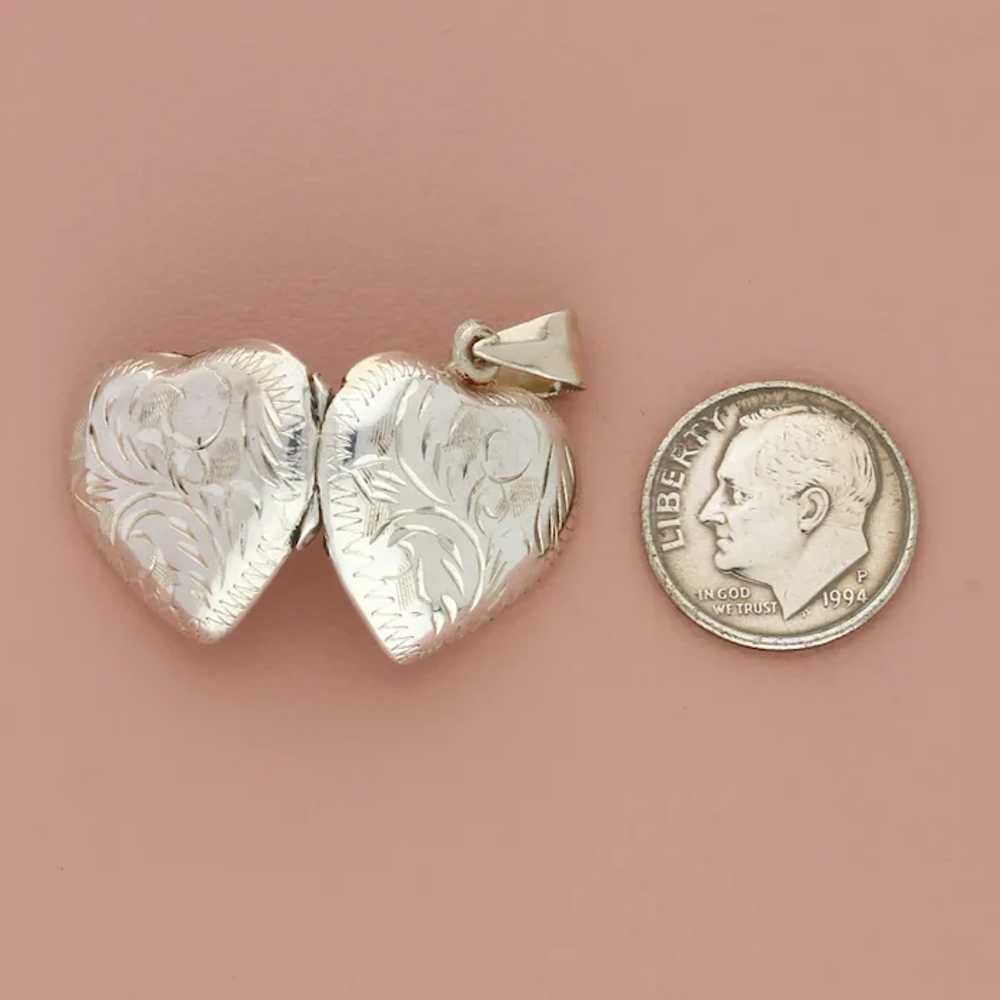 Sterling Silver Vintage Etched Heart Locket (Open… - image 4