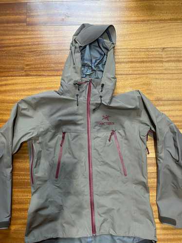 Arc'Teryx Beta AR