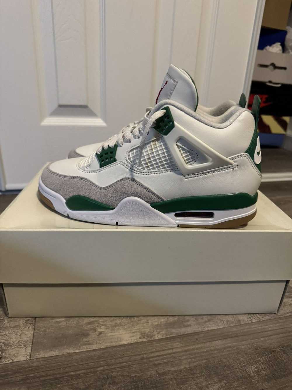 Jordan Brand × Nike Air Jordan 4 SB Pine Green - image 3