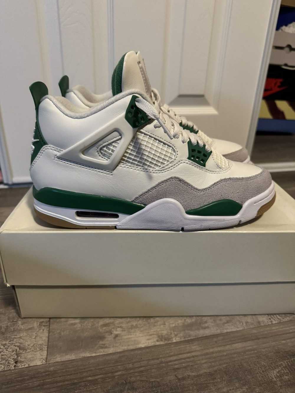 Jordan Brand × Nike Air Jordan 4 SB Pine Green - image 4