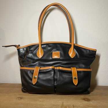 Dooney and Bourke Classic Black and Leather Handba