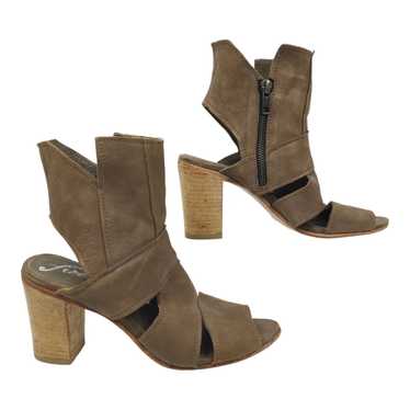 Free People Free People Effie Nubuck Cut Out Block