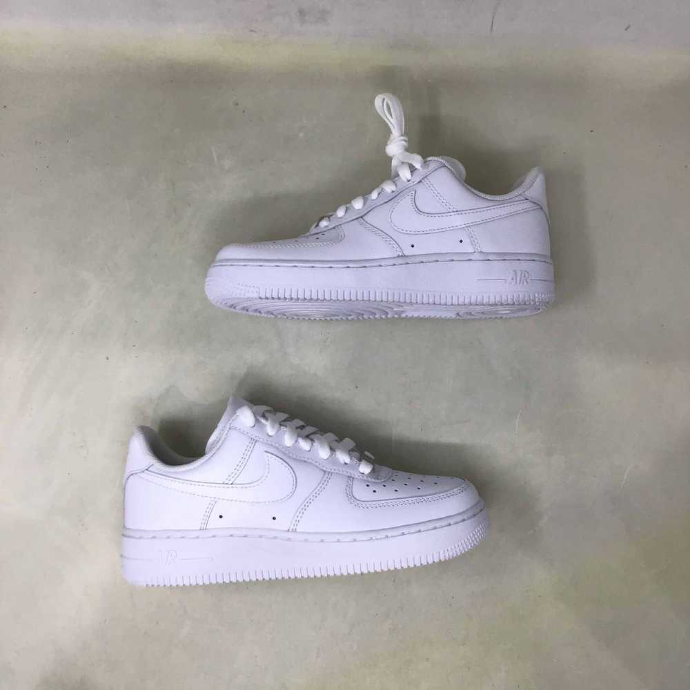 Nike Wmns Air Force 1 07 White - image 2