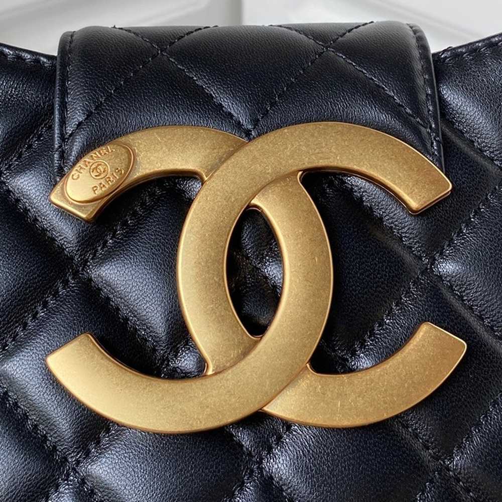 Chanel shoulder bag - image 4