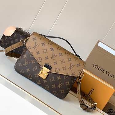 Louis Vuitton shoulder bag