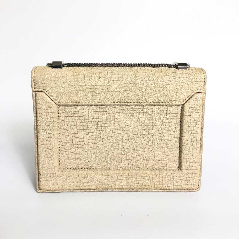 10D213/3.1
Philip Lim
Shoulder Bag
Beige
Leather - image 3