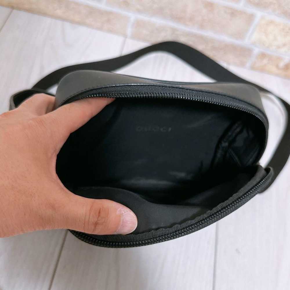 "Fine Quality" GUCCI Shoulder Bag. - image 9