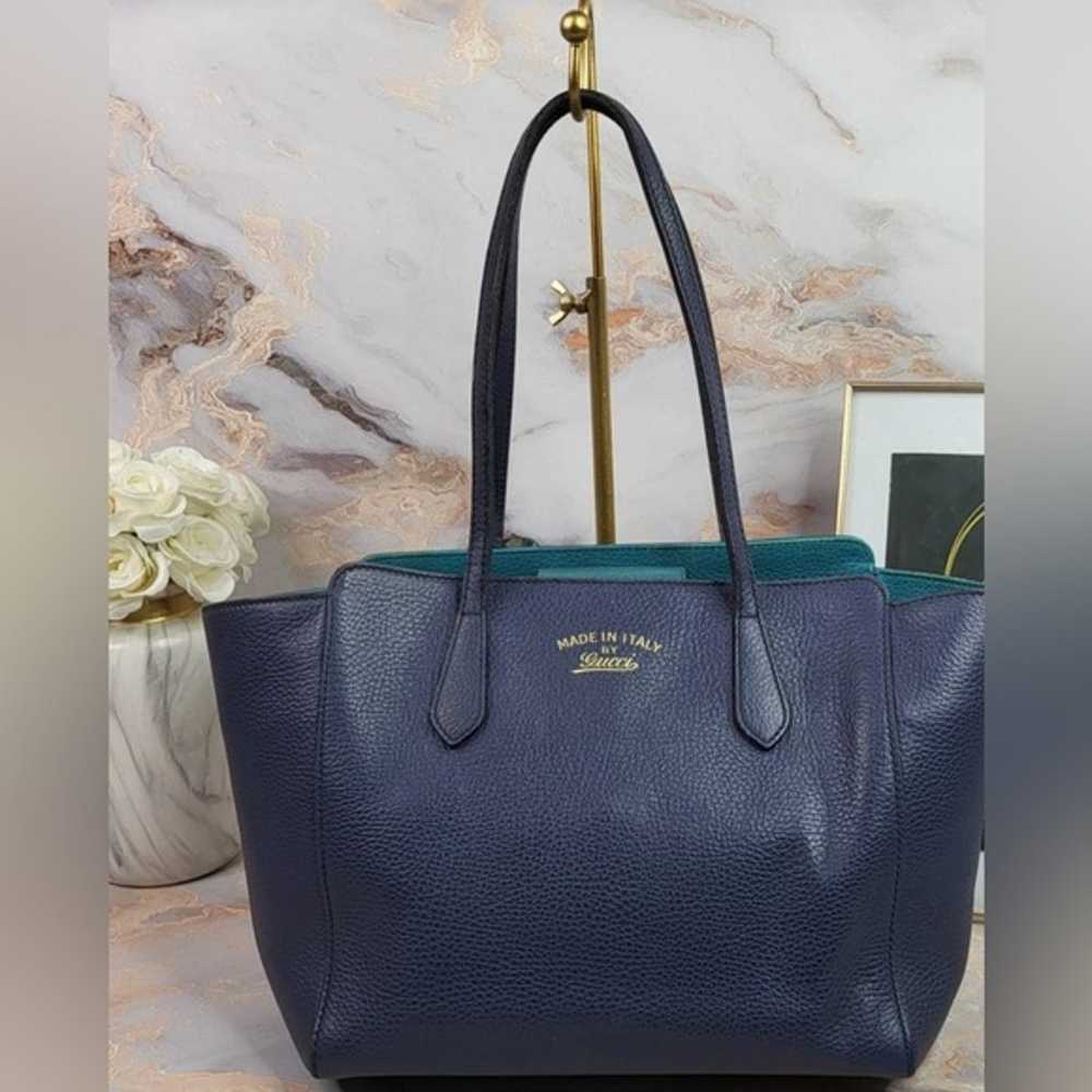 Gucci pebbled swing tote bag blue - image 1