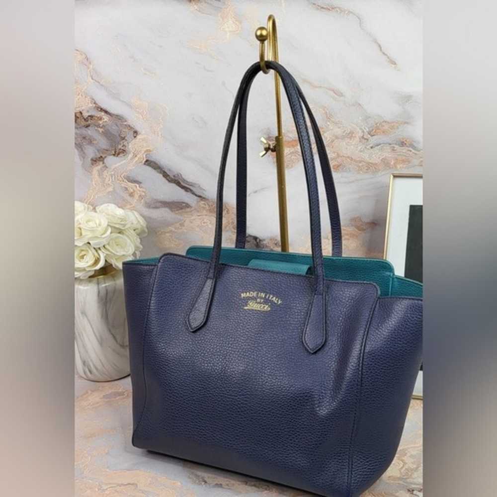 Gucci pebbled swing tote bag blue - image 2