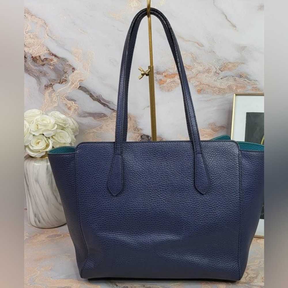 Gucci pebbled swing tote bag blue - image 4