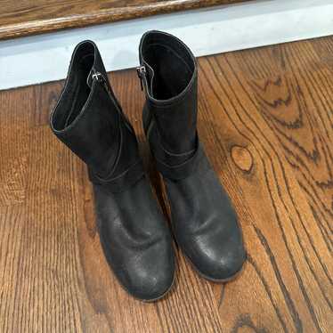 Brand New never worn black leather Sorel ankle bo… - image 1