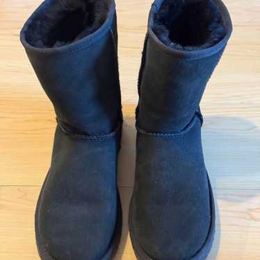 UGG Classic Short II