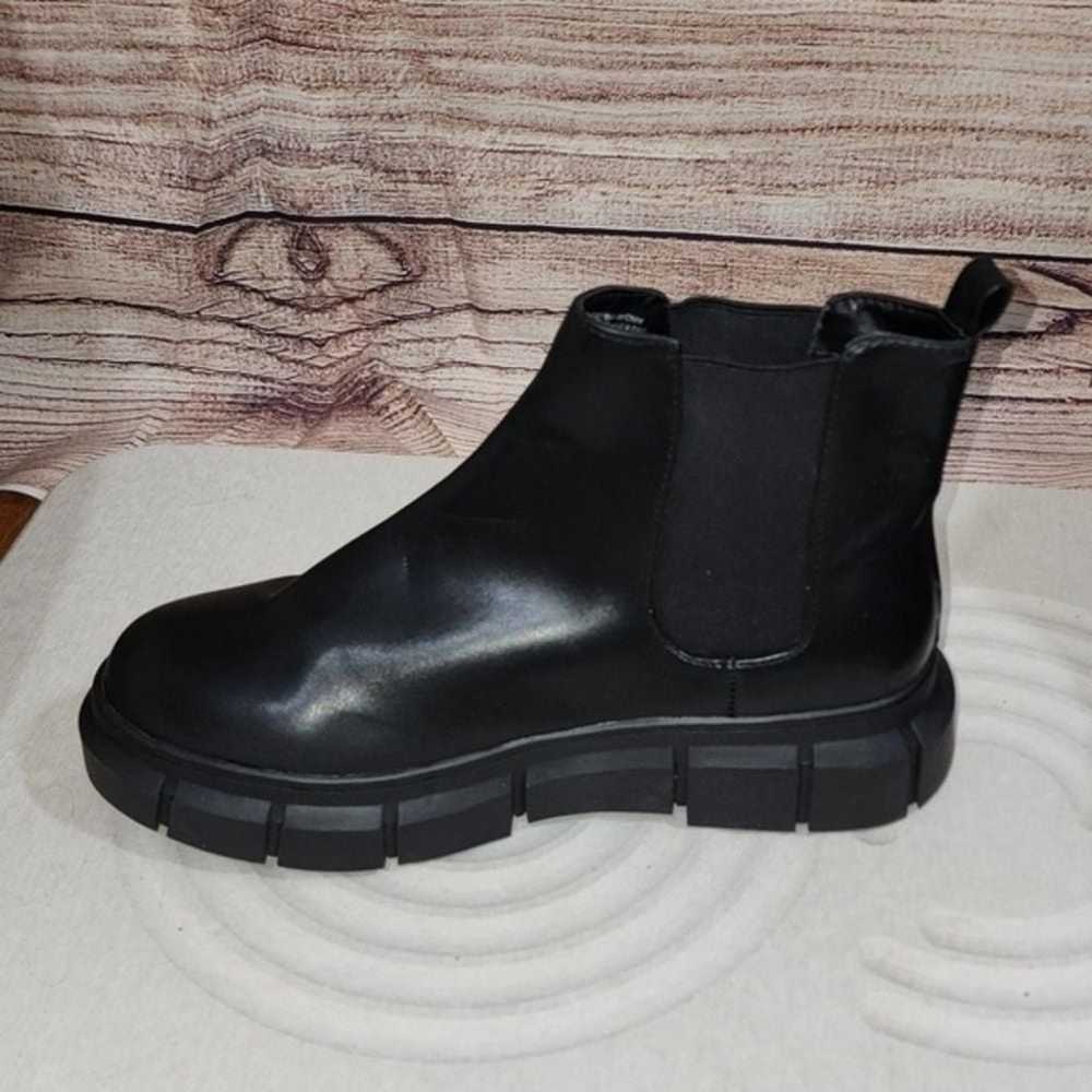 New without Box Niya Lug Sole Chelsea Boot Size 8… - image 7