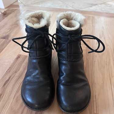 UGG BOOTS - UGG WOMEN CASPIA BOOTS ESPRESSO SIZE 9