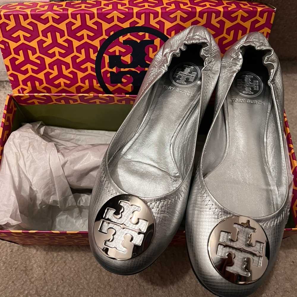 TORY BURCH silver REVA flats leather with silver … - image 1