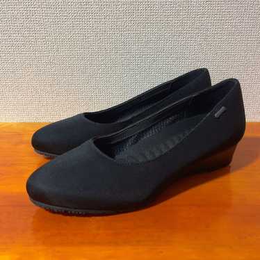 ❀Brand new Madras Walk black 23cm pumps with GORE… - image 1