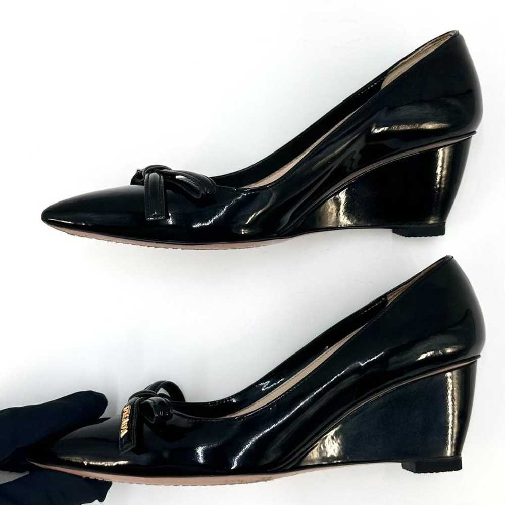 PRADA pumps made of patent leather with an enamel… - image 5