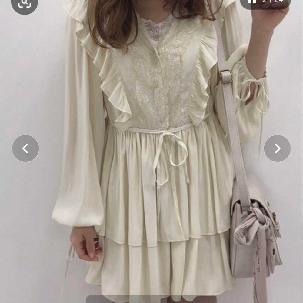 NICE CLAUP vintage-style frilled lace blouse. - image 2