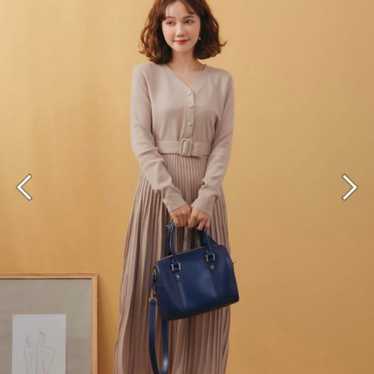 SAISON DE PAPILLON Knit Pleated Dress with Belt.