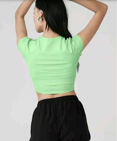 【新品未使用alo soft crop finesse short sleeve Alosoft Crop Finesse Short Sleeve - Black | ALO