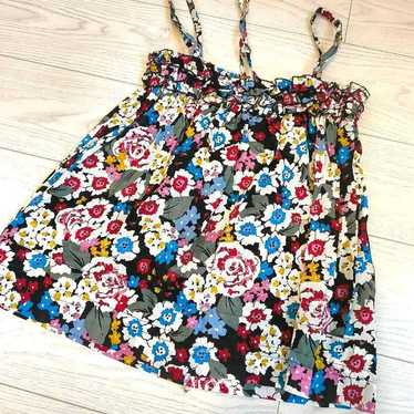 Flower print sleeveless dress.