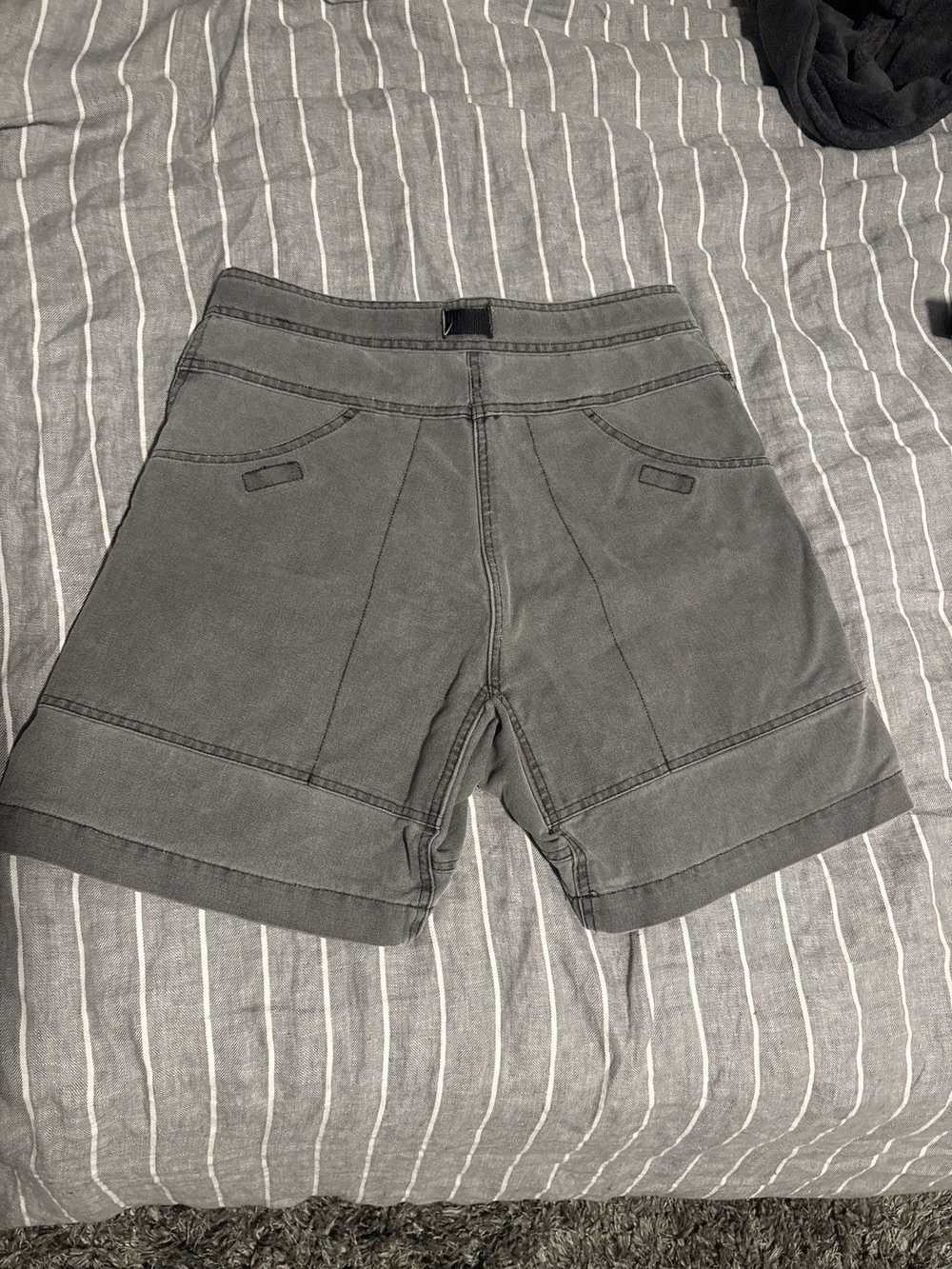 The North Face TNF Japan Shorts Size 29-31 - image 1