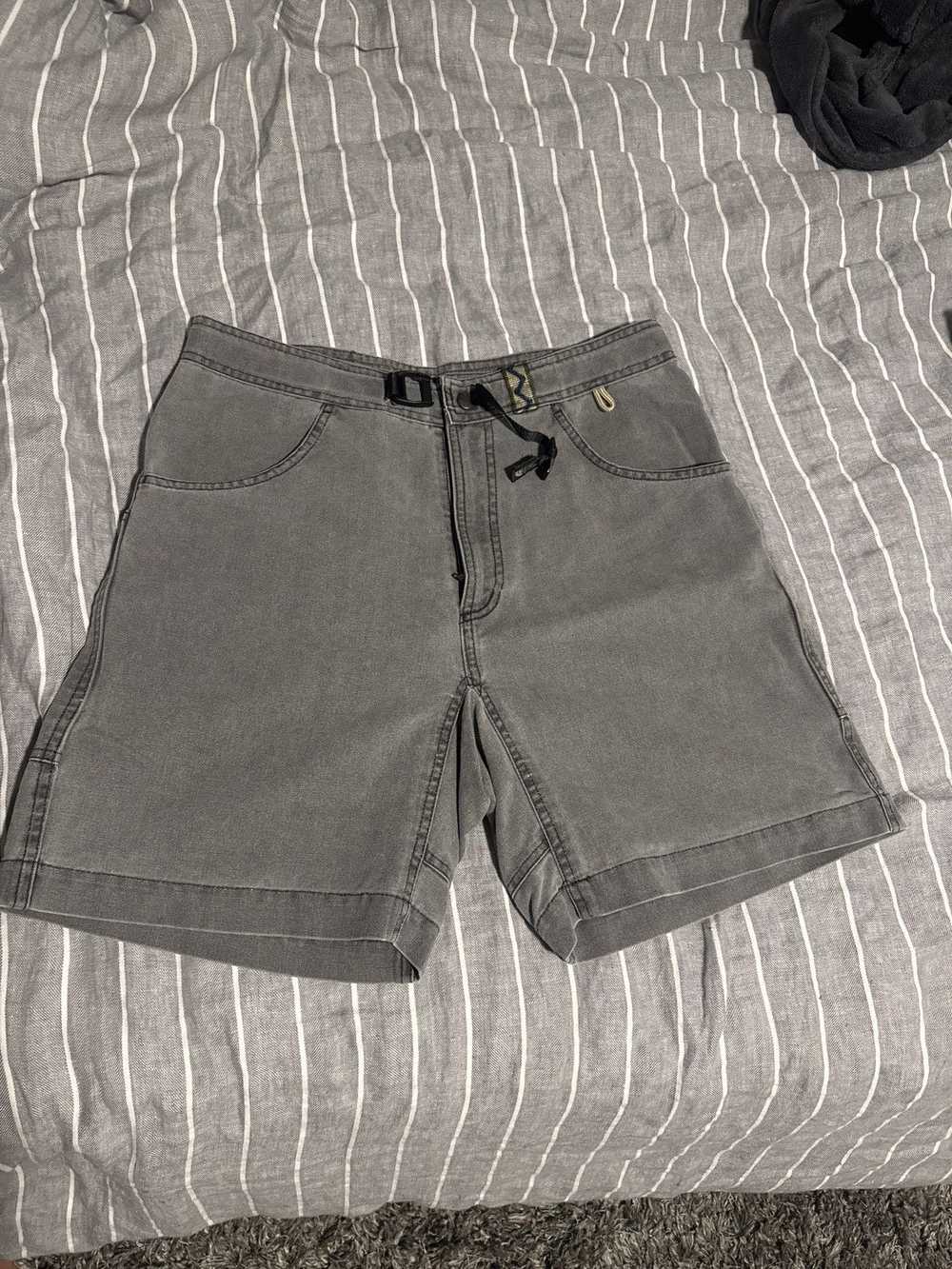 The North Face TNF Japan Shorts Size 29-31 - image 2