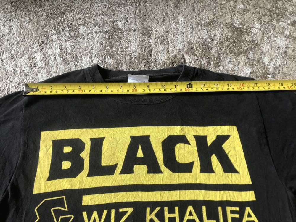 Hanes × Rap Tees × Vintage Vintage Y2K Wiz Khalif… - image 5