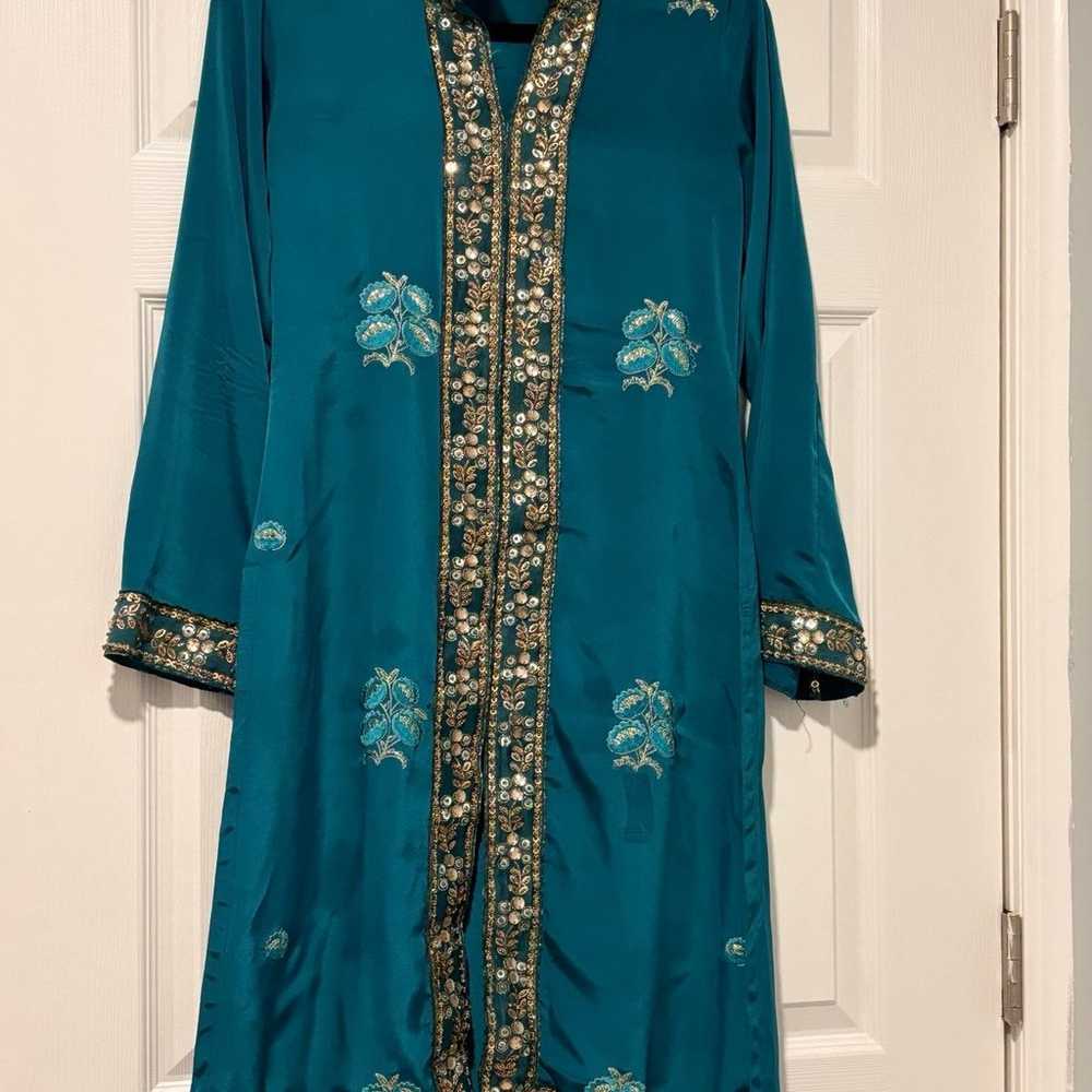 Pakistani shalwar kameez - image 2